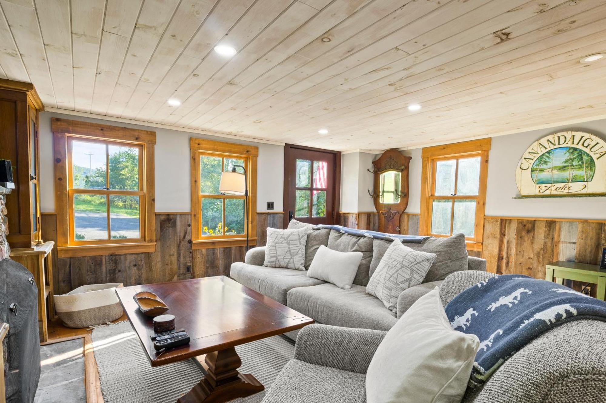 Cozy Two Bedroom Home On Canandaigua Lake Rushville Extérieur photo